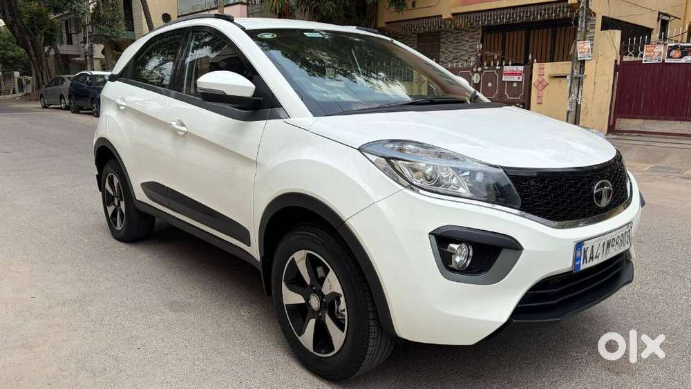 Tata Nexon 1.2 Revotron Xza Plus Dualtone, 2018, Petrol