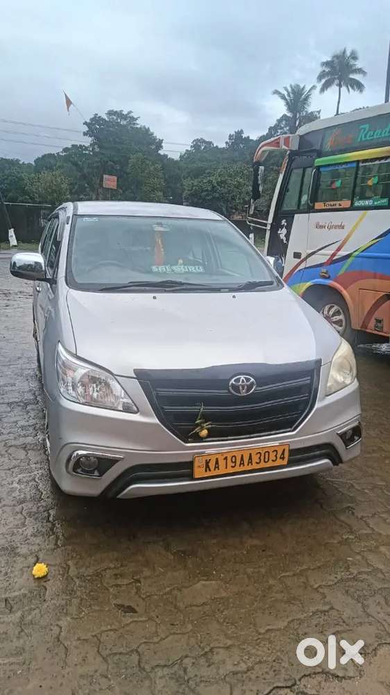 Toyota Innova 2014