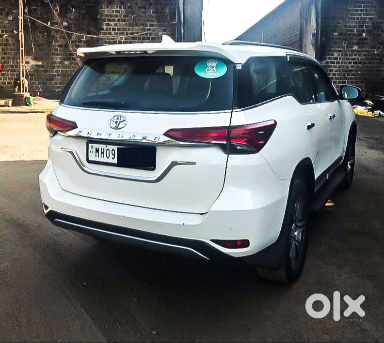 Toyota Fortuner Legender