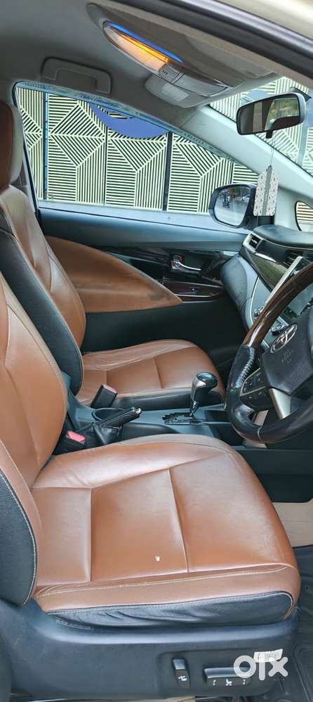 Toyota Innova Crysta 2.8z Automatic, 2016, Diesel