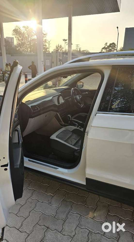 Volkswagen Taigun 1.0 Tsi Topline At, 2021, Petrol