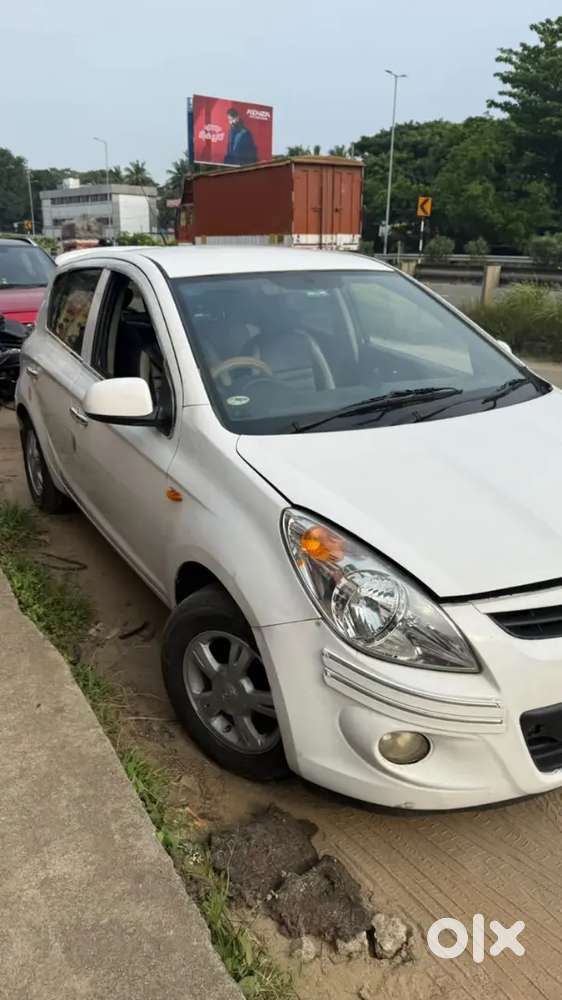 Well-maintained Hyundai I20
2009 Model &ndash; First Generation I20
Asta