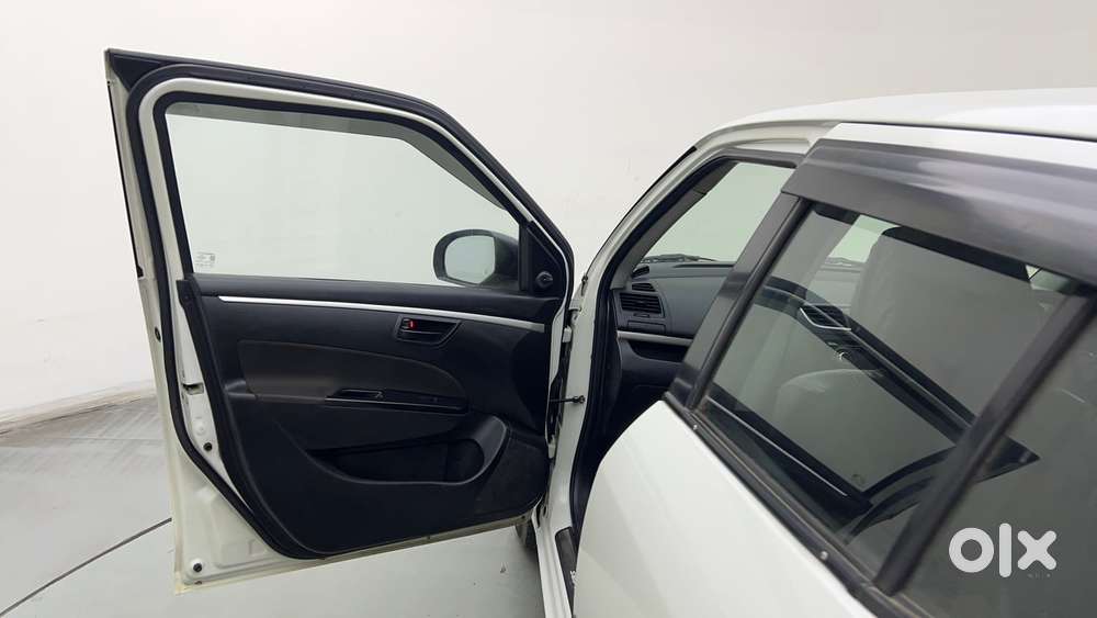 Maruti Suzuki Swift 1.2 Lxi (o), 2016, Petrol