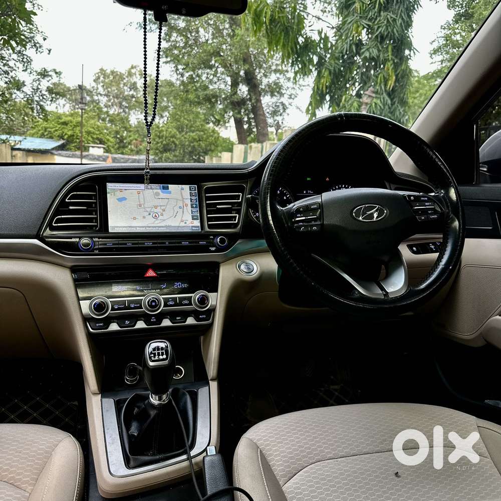 Hyundai New Elantra, 2022, Petrol