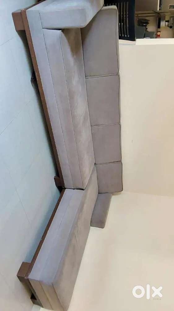 L-Shaped Grey Sofa Set for Sale &ndash; ₹16,000 (Negotiable)