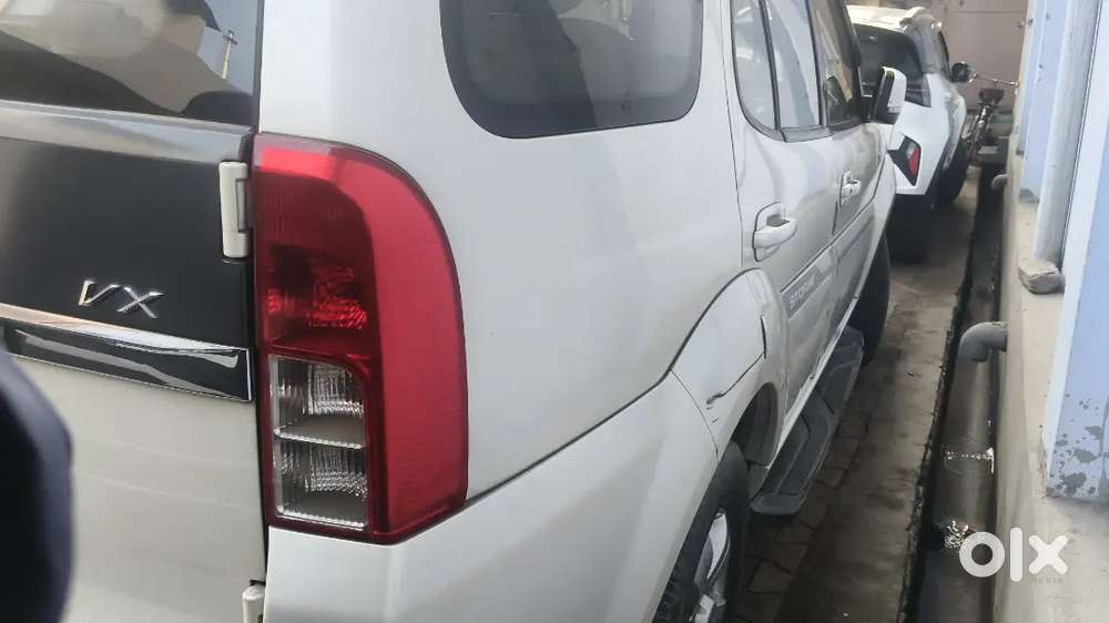 Tata Safari Storme 2017