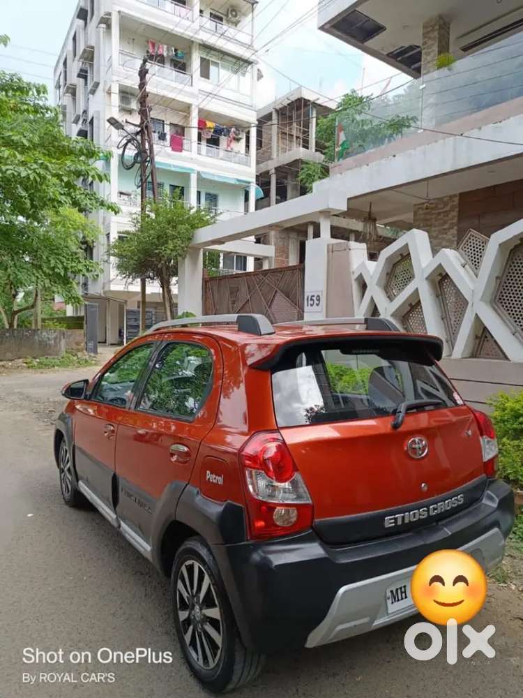 Toyota Etios Cross 2014