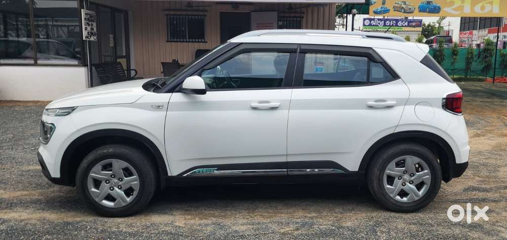 Hyundai Venue S 1.2 Petrol, 2022, Petrol