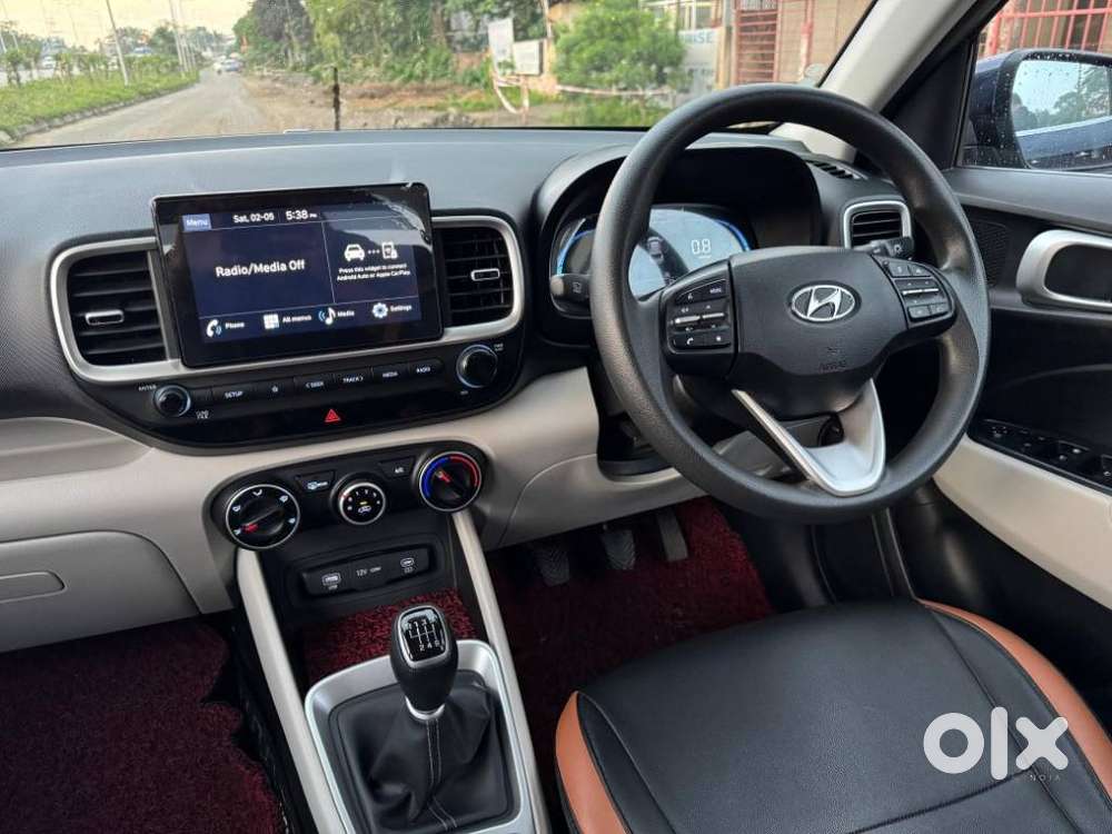 Hyundai Venue S (o) 1.0 Turbo Mt, 2024, Petrol