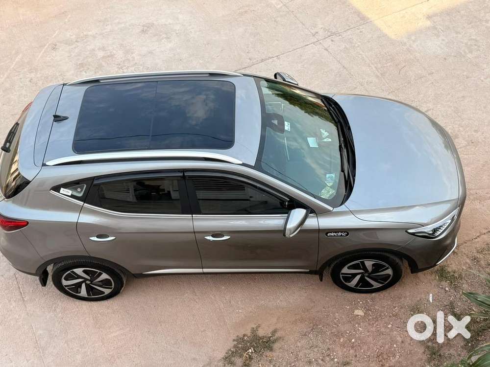 Mg Zs Ev 2025  Essence Top Variant  Fully Loaded Electric Suv