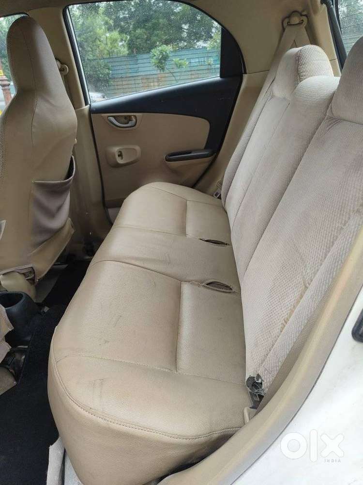 Honda Brio V Mt, 2014, Petrol