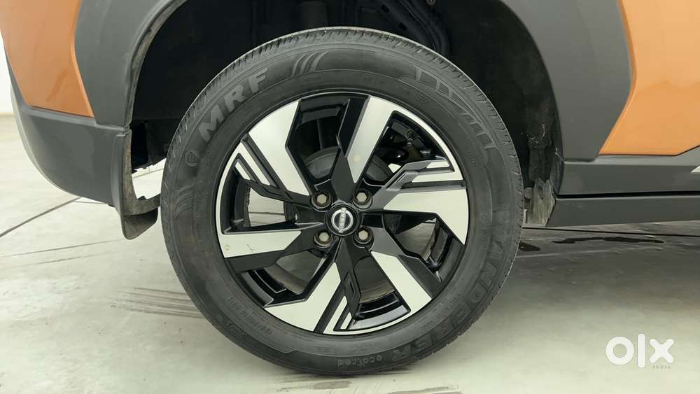 Nissan Magnite 1.0 Xv Premium Dual Tone, 2024, Petrol