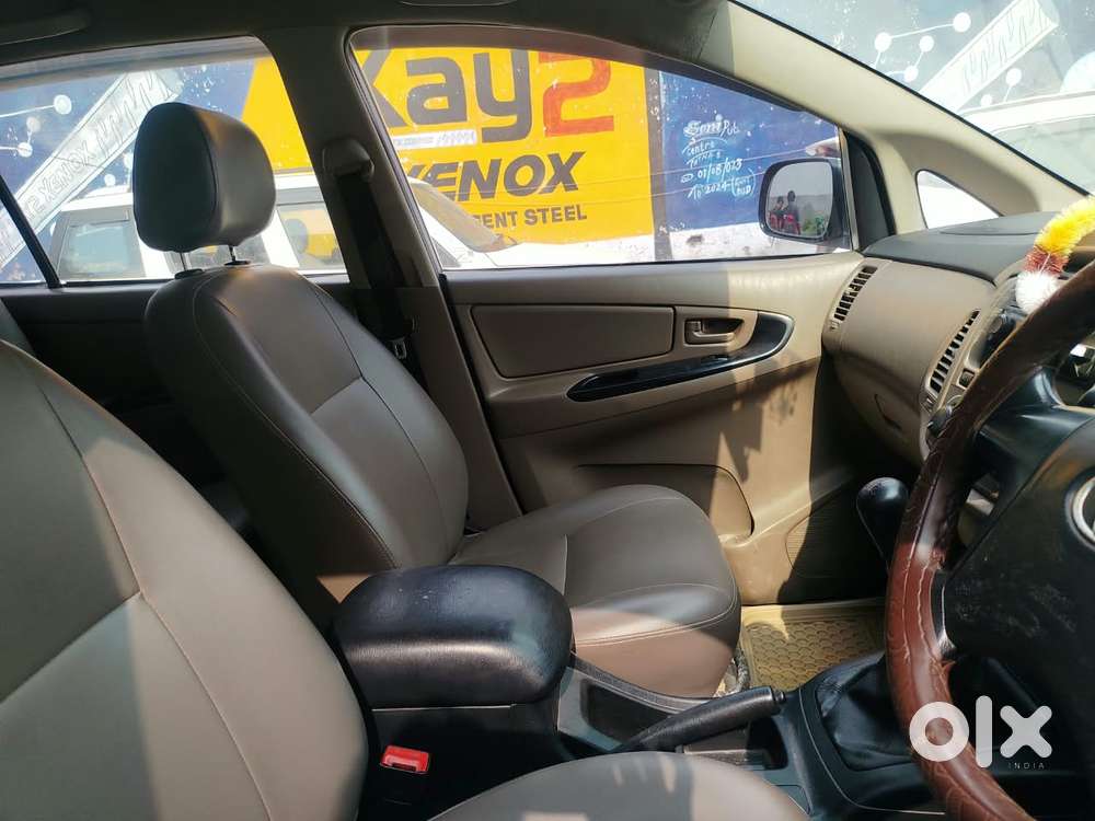 Toyota Innova 2.5 G (diesel) 8 Seater, 2015, Diesel