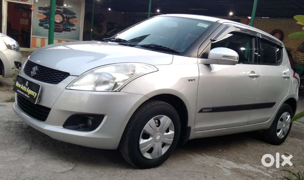 Maruti Suzuki Swift Vxi With Abs, 2012, Petrol
