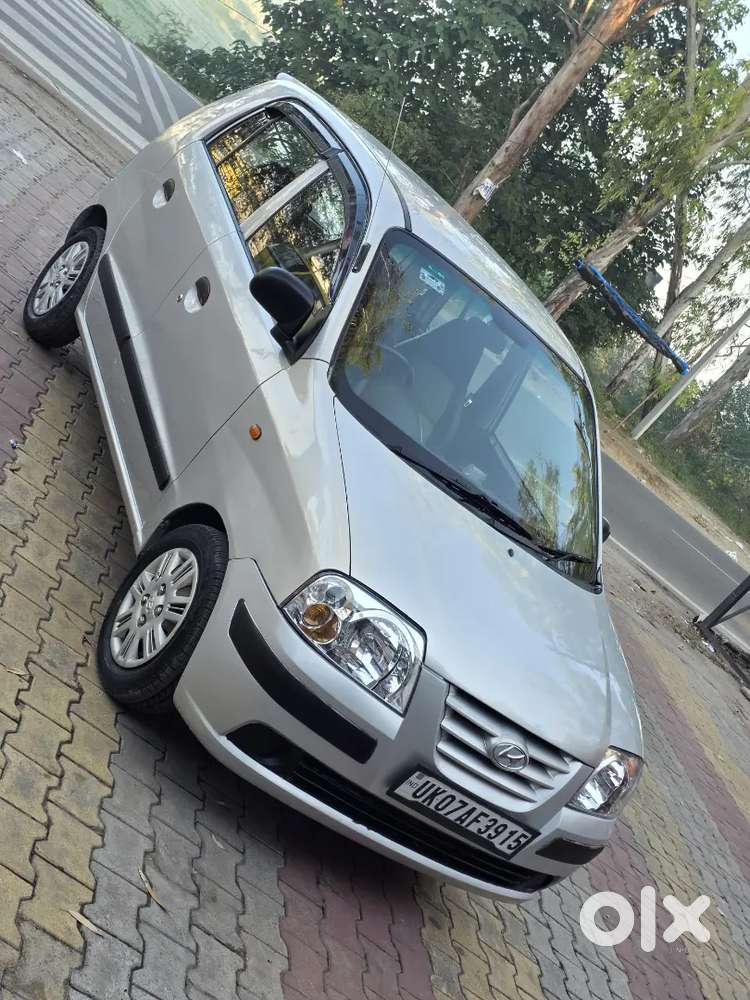 Hyundai Santro Xing
1st Owner 
Full Insurance 
Dono Chabi 
Dono Remote