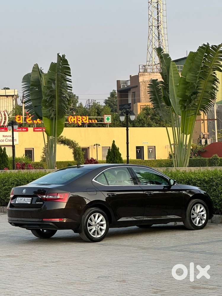 Skoda Superb L&k 2.0 Tdi At, 2016, Diesel