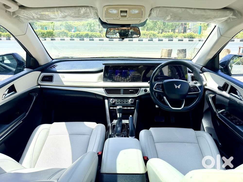 Mahindra Xuv700 2.2 Ax 7 Diesel At Str, 2022, Diesel