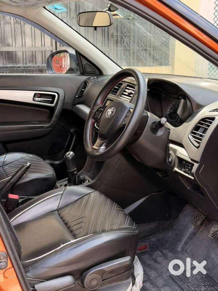 Toyota Urban Cruiser 1.5 Premium Grade Dual Tone Mt, 2021, Petrol