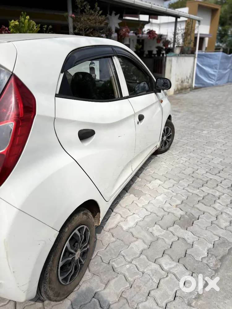 Hyundai Eon 2012 Petrol Well Maintained Second Owner New Tyres