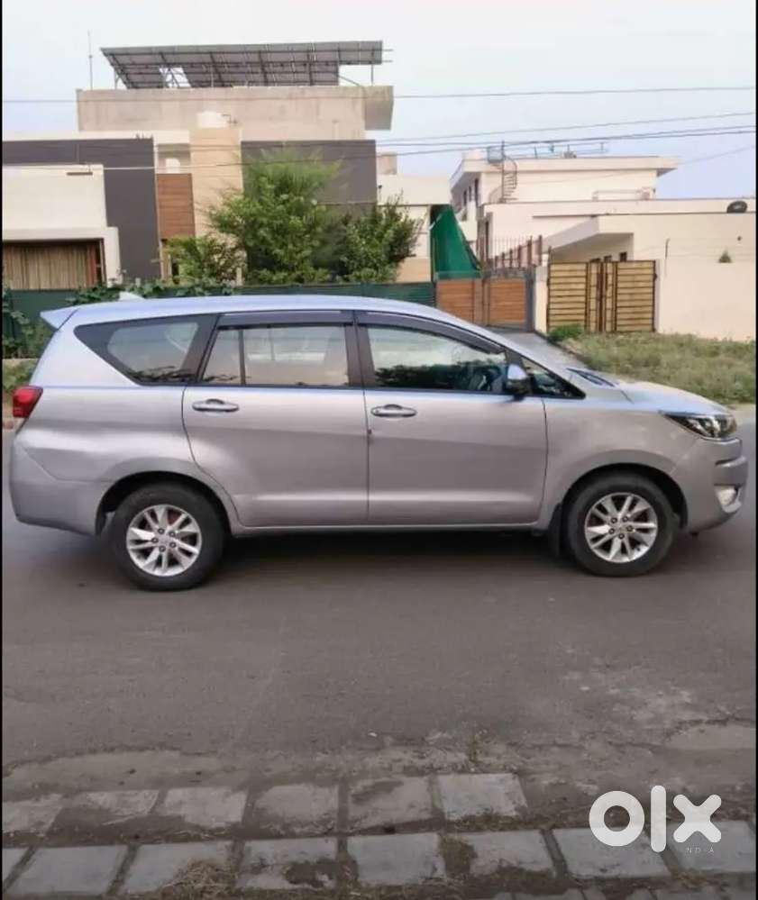 Toyota Innova Crysta 2023