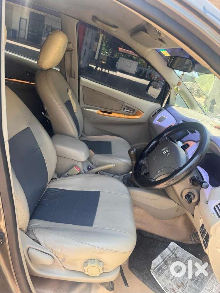 Toyota Innova 2010 Diesel Well Maintained
