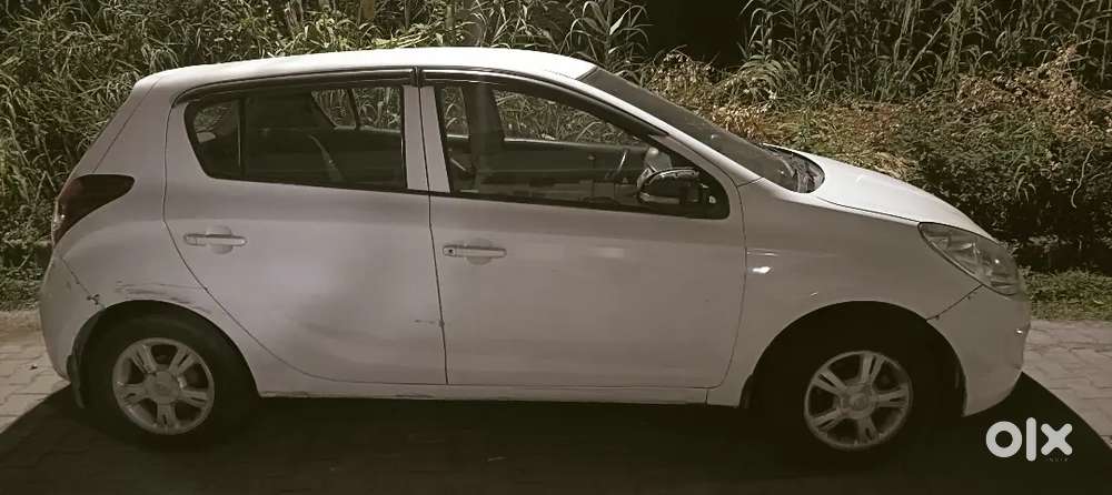 Hyundai I20 2011 Cng & Hybrids 85000 Km Driven