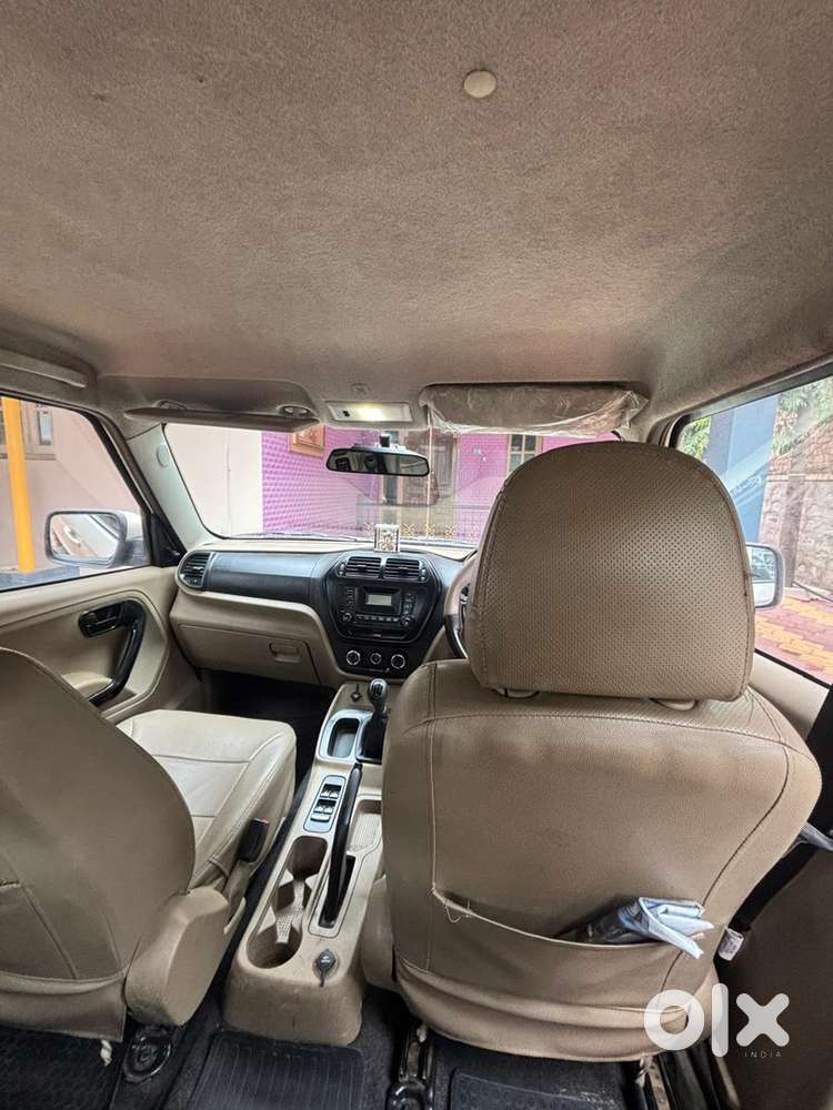 Mahindra Tuv 300 2017