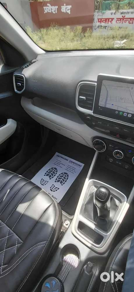 Hyundai Venue 2025 Petrol 20783 Km Driven
