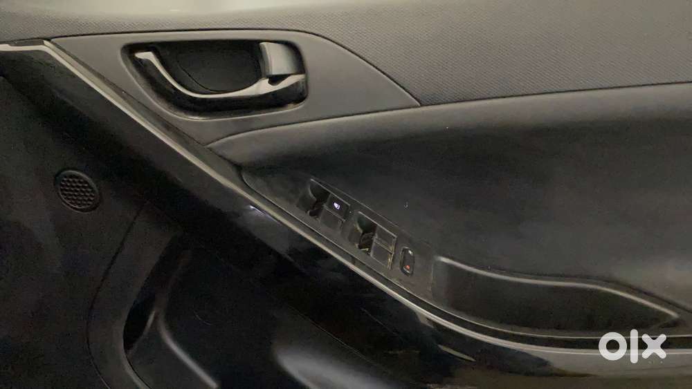 Tata Nexon 1.5 Revotorq Xz Plus (l) Dark Edition, 2021, Petrol