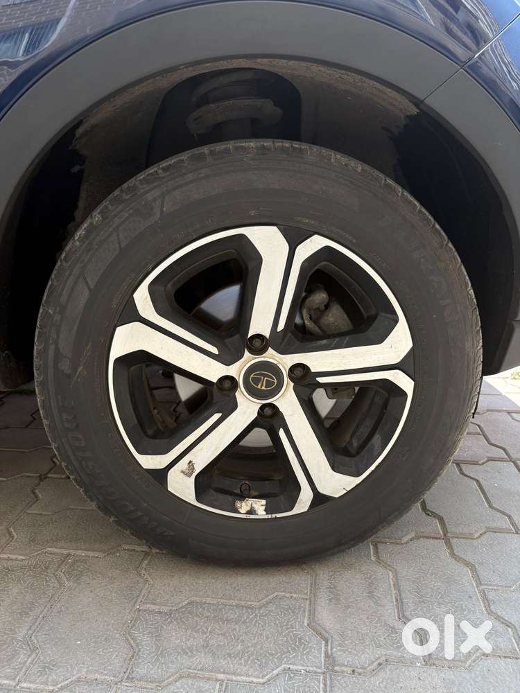 Tata Nexon 1.2 Revotron Xza Plus, 2023, Petrol