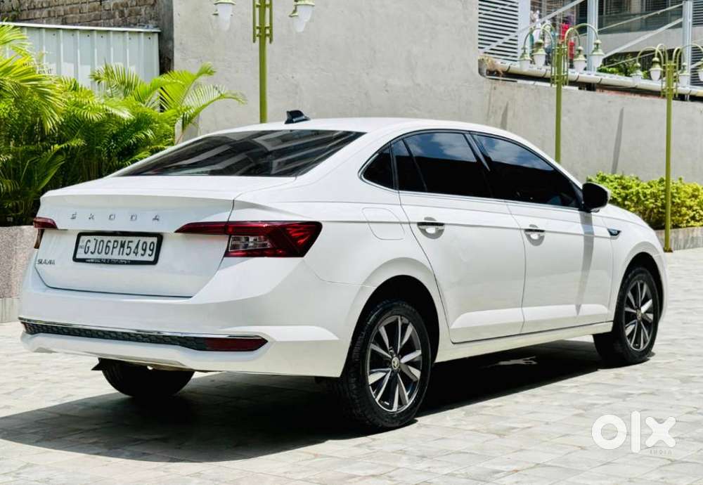 Skoda Slavia 1.0 Tsi Style At, 2023, Petrol