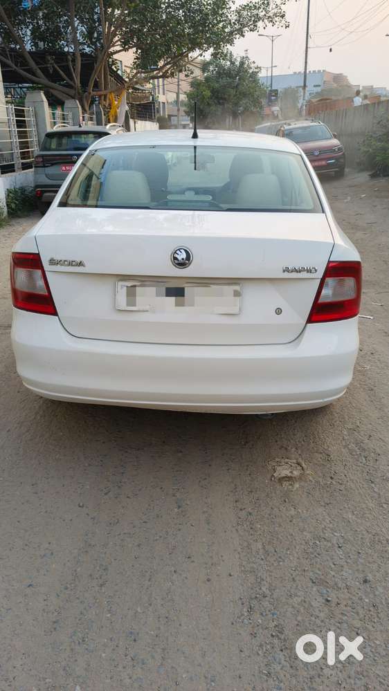 Skoda Rapid 1.6 Mpi Ambition, 2015, Petrol