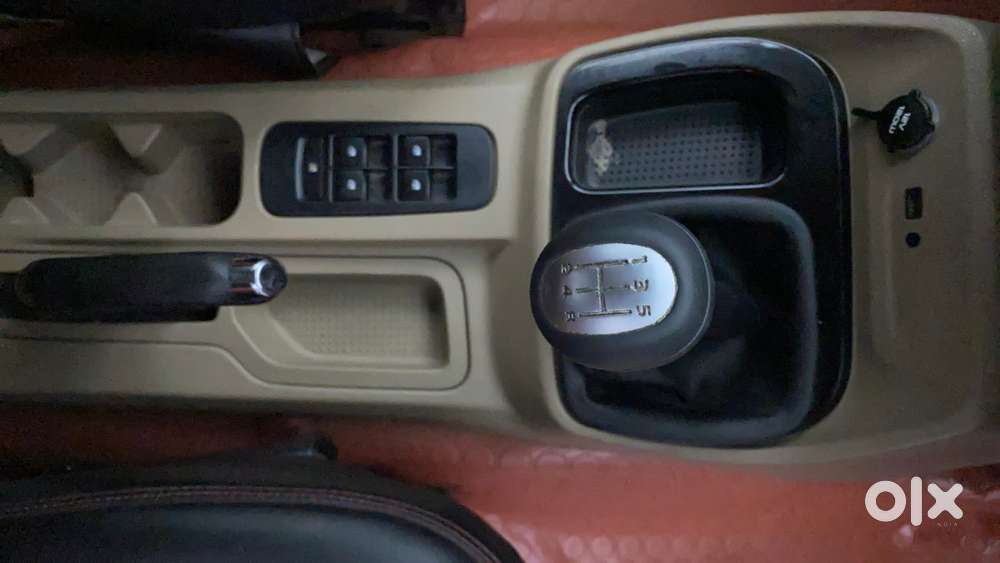 Mahindra Tuv 300 Mhawk100 T8, 2017, Diesel