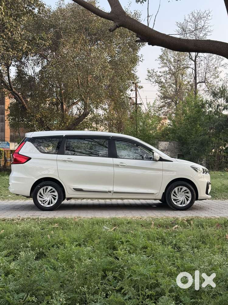 Maruti Suzuki Ertiga 2022-2023 Vxi Cng, 2022, Cng & Hybrids