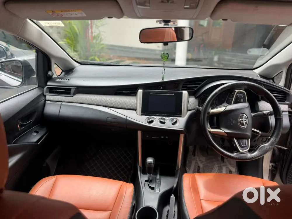 Toyota Innova Crysta 2.8g+ 2019