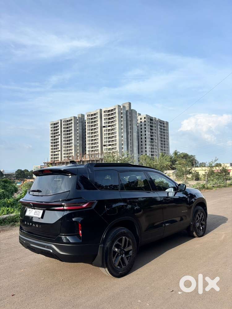 Tata Safari Dark Edition D At 2025