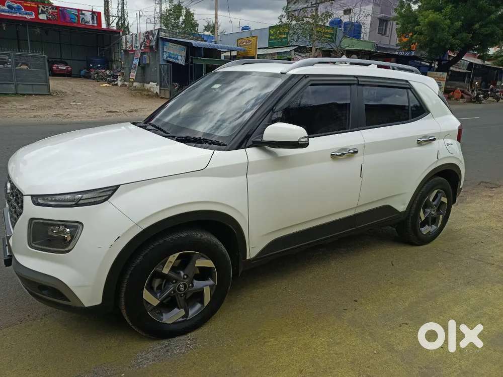 Hyundai Venue 2022 Diesel 67530 Km Driven