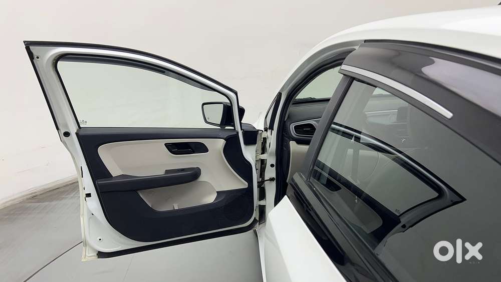 Tata Altroz 1.2 Xe Rhytm Petrol, 2021, Petrol