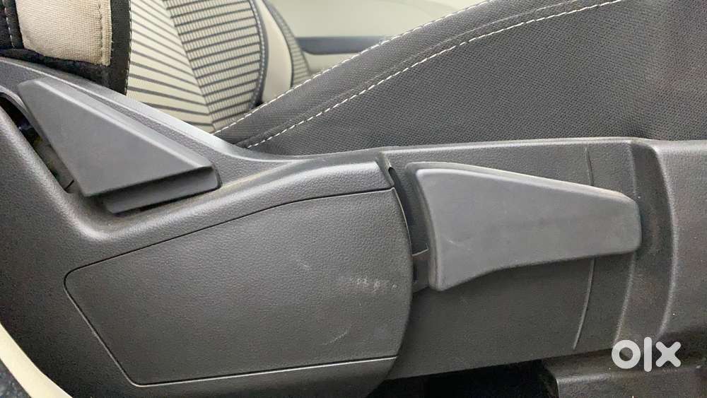 Renault Triber Rxz Easy-r Amt, 2023, Petrol