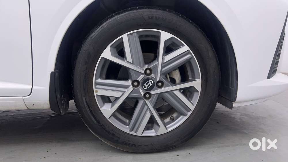 Hyundai Verna 1.5 Sx (o) Vtvt Ivt, 2023, Petrol