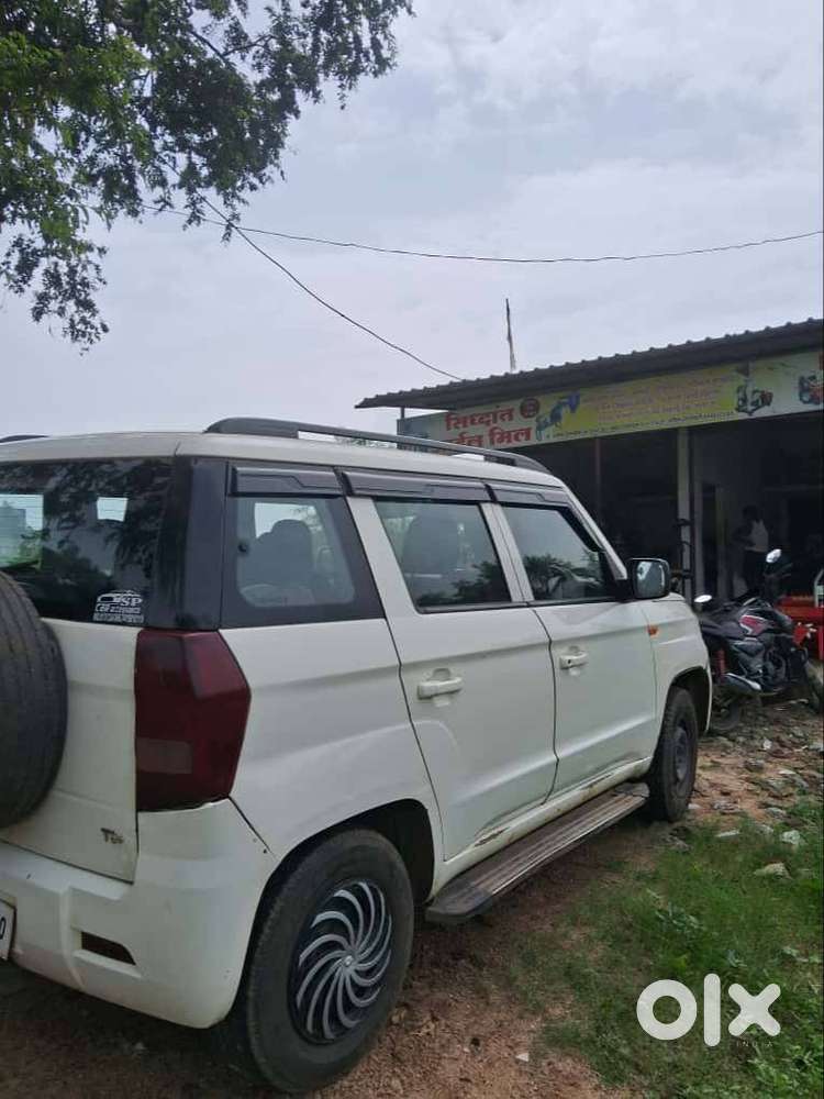 Mahindra Tuv 300 2016 Diesel 210000 Km Driven