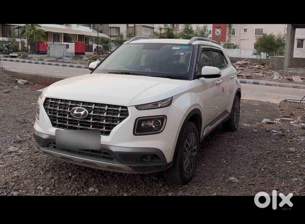 Immediate Venue Sx White Color For Sale In Immaculate Condition