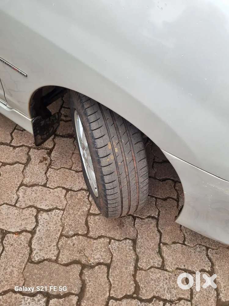 Toyota Innova 2.5 V 2013