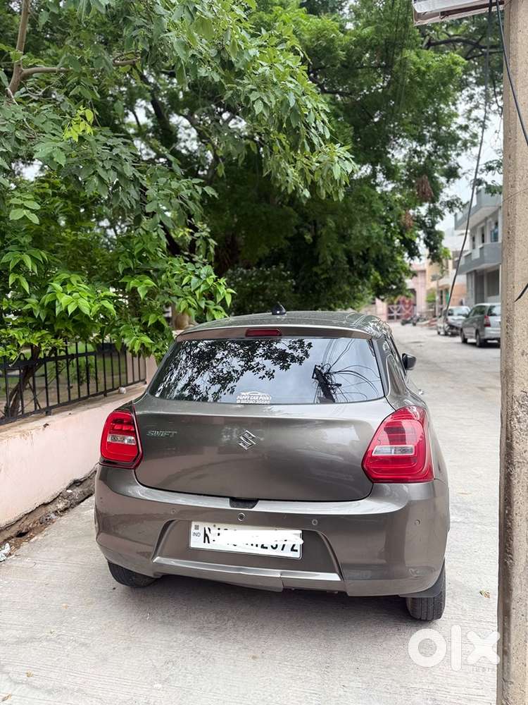 I Want To Sell Ky Maruti Swift Only 18000 Km Driven Company Record .
