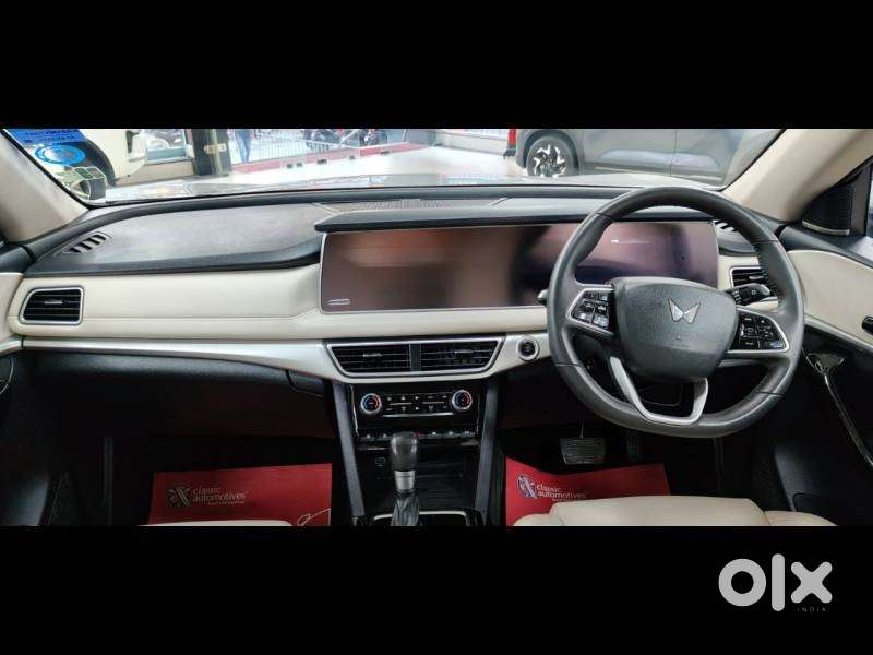 Mahindra Xuv700 2.2 Ax 7 Diesel At Luxury Pack Str, 2022, Diesel