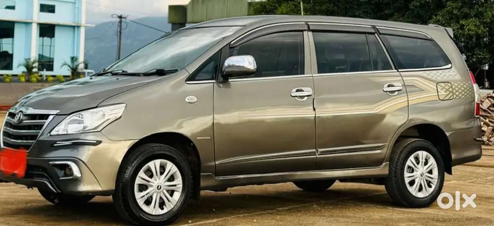 Toyota Innova 2014