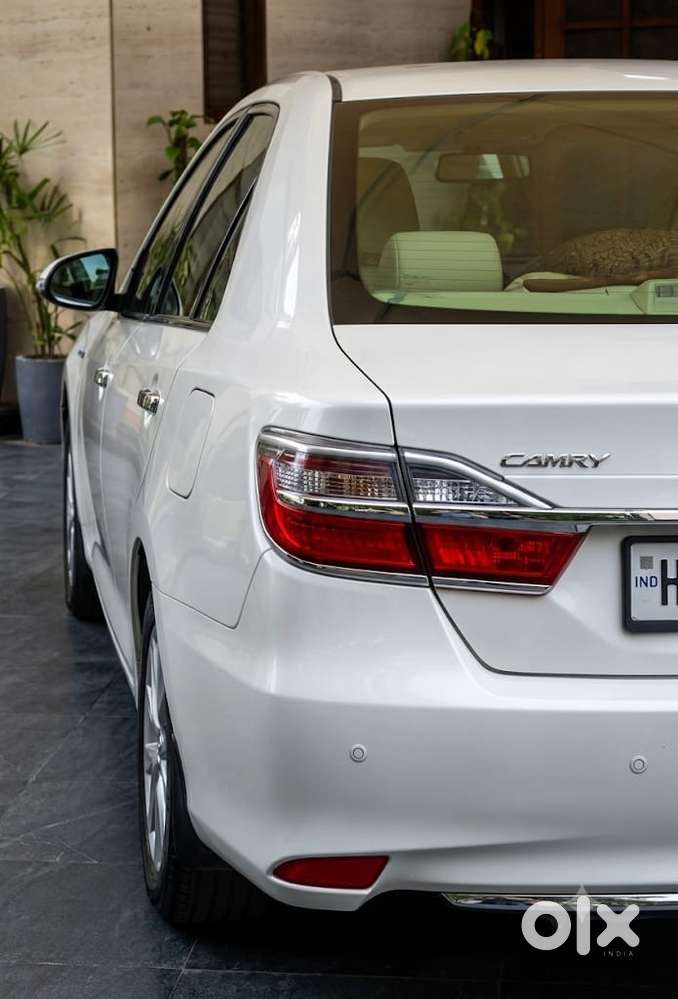 Toyota Camry Hybrid 2016