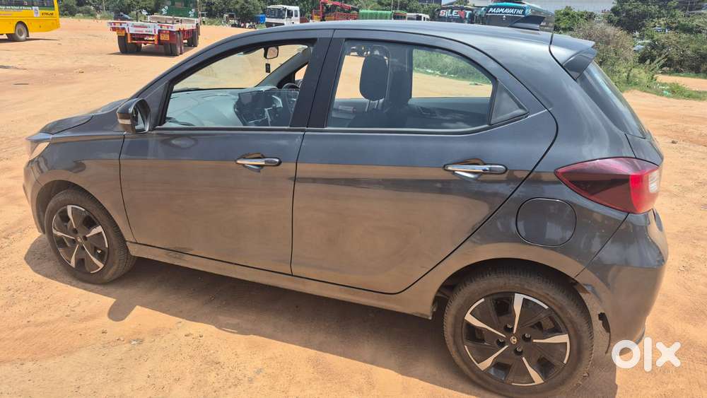 Tata Tiago 1.2 Revotron Xza, 2025, Petrol