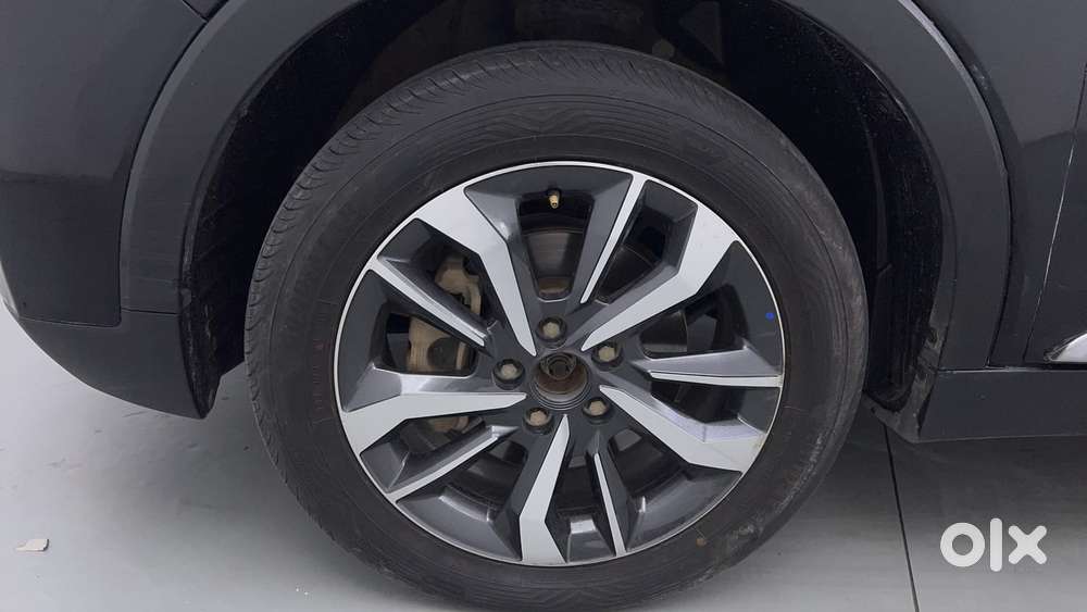 Mahindra Xuv300 W8 Option, 2021, Petrol