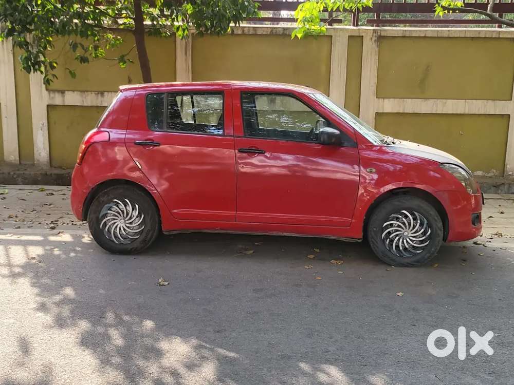 Swift Lxi B Red Colour